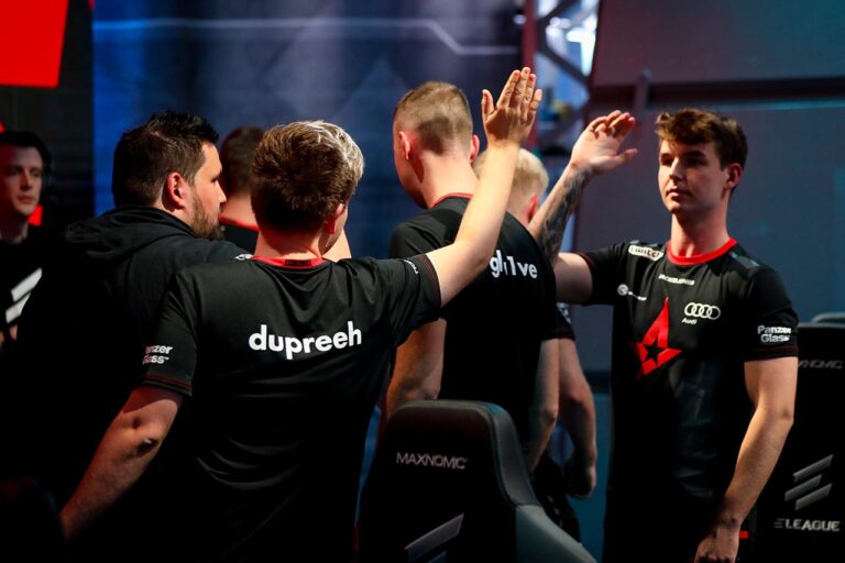 Astralis BLAST Premier Grup Finalinde!