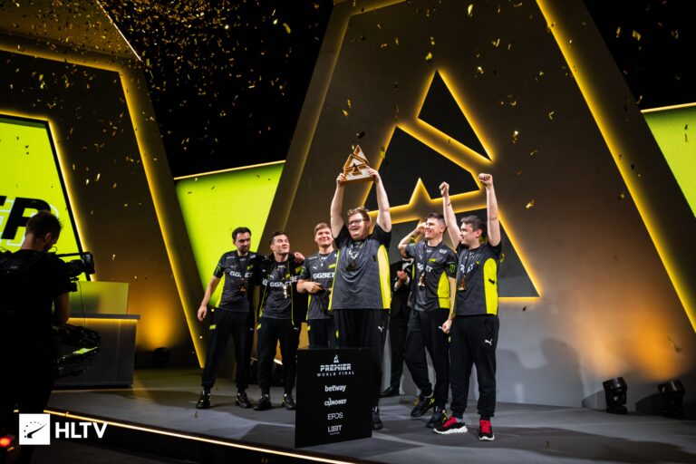 NAVI wins BLAST Premier: World Final trophy