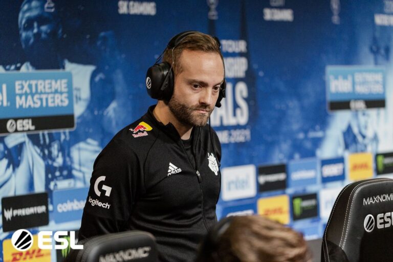 EG coach maLeK⁠ suspected of using coaching bug