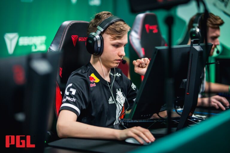 PGL approves of “m0NESY’s smoke” use at PGL Major Antwerp 2022