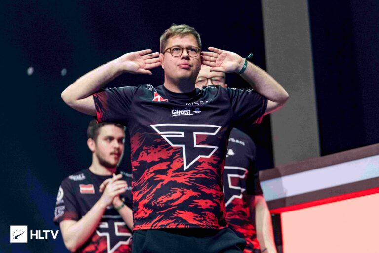 FaZe defeated Spirit to reach PGL Major Grand Final!