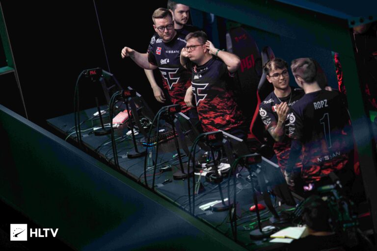 FaZe defeated NIP to go through to PGL Major Semi-Finals!