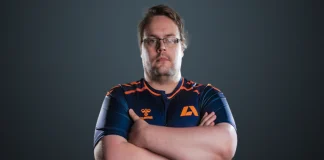 Polly, Apeks ile Yollarını Ayırdı Polly, Apeks ile Yollarını Ayırdı