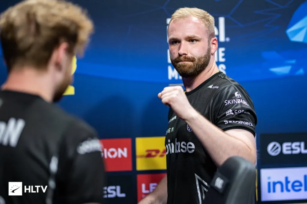 tiziaN Emekli Olduğunu Duyurdu!